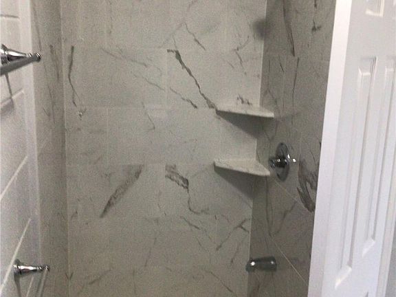 4th image of 2154 Eluwene St #2