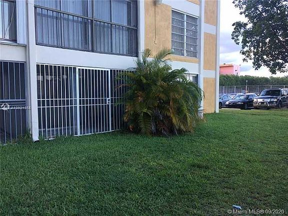 4th image of 9170 Fontainebleau Blvd APT 101