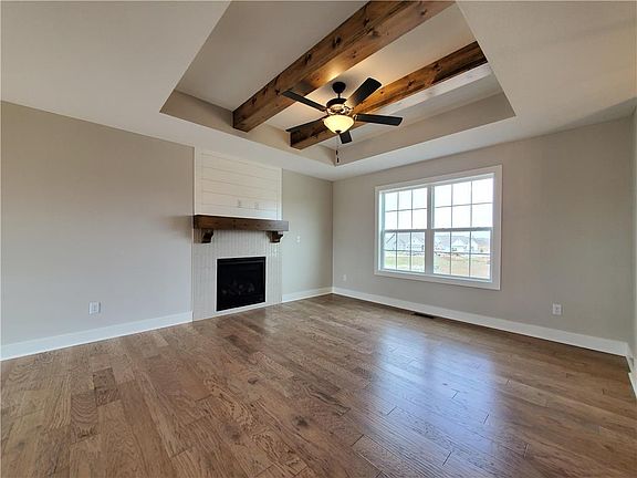 2nd image of 8128 SE Holly Dr