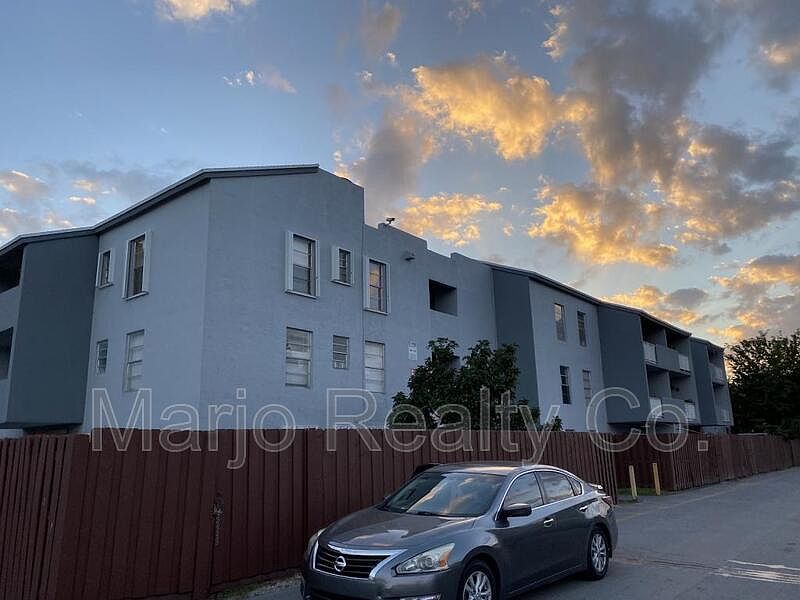 1st image of 1755 W 60th St APT D212