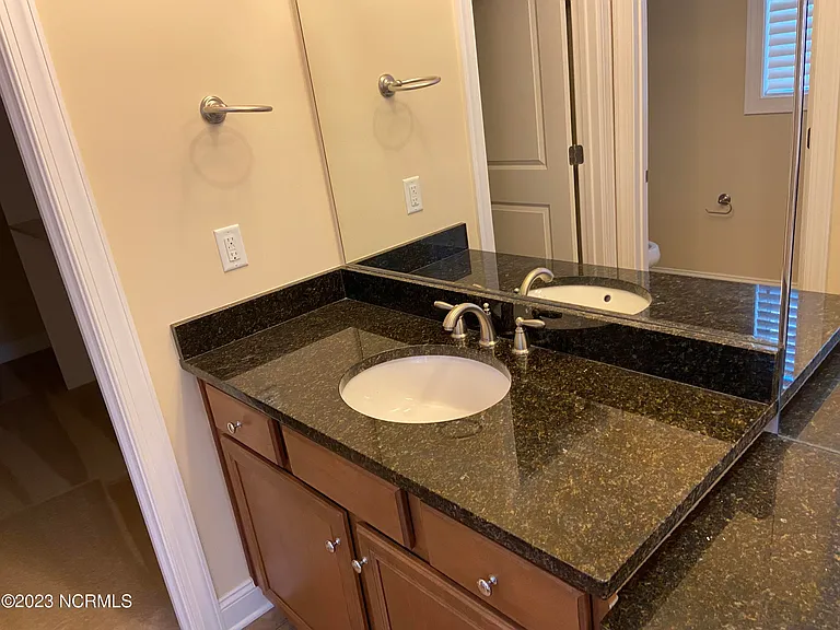 1113 Evangeline Dr — Photo 11
