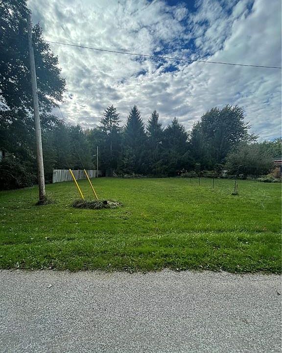 2nd image of 313 Cherryhill Blvd Lot 1