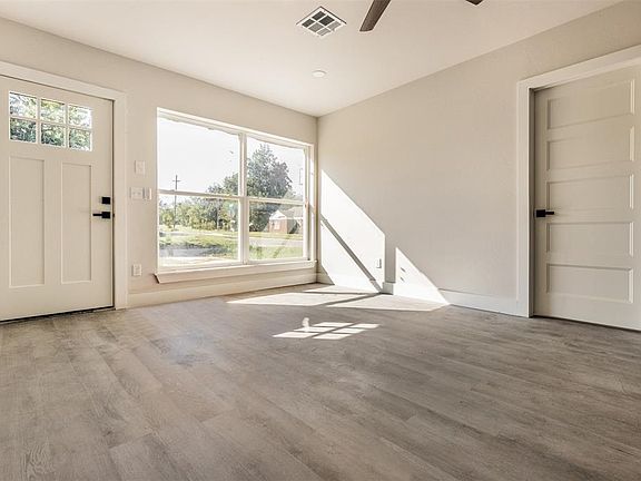4th image of 2144 N Bath Ave