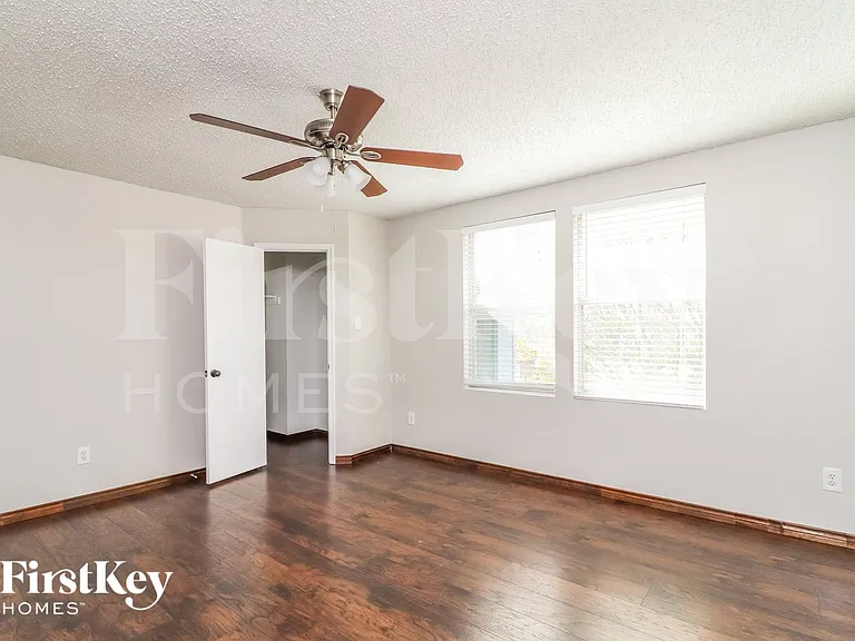 3900 Golden Horn Ln — Photo 13