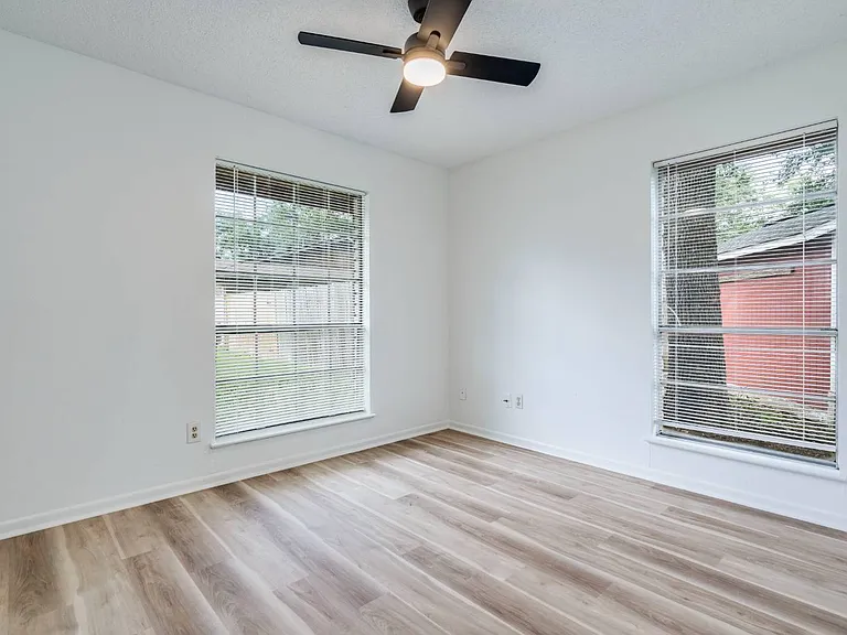 1306 Glenda Dr #A — Photo 13