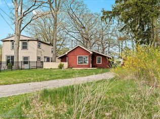 3370 Duffield St, White Lake, MI 48383
