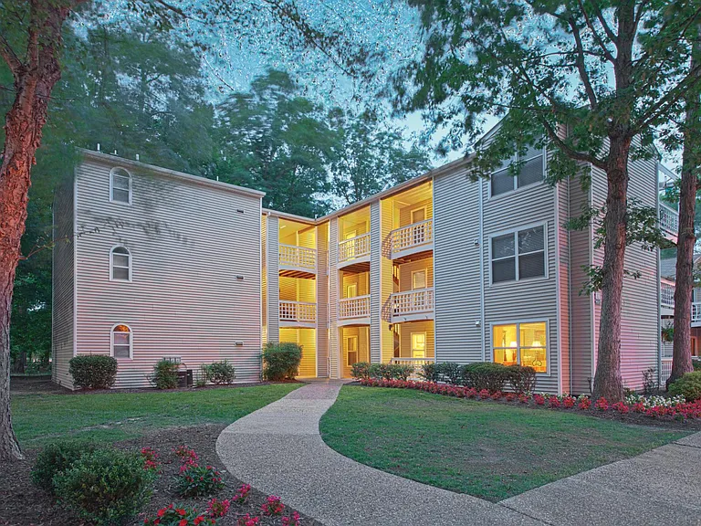 One Central Apartment Homes — Photo 22
