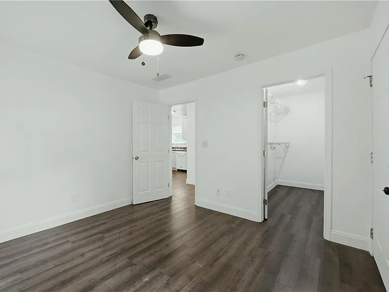 226 Thornton St SW — Photo 13