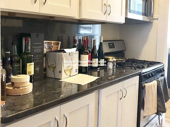 381 Commonwealth #6 Boston - Back Bay Unit Photo 3 (1)