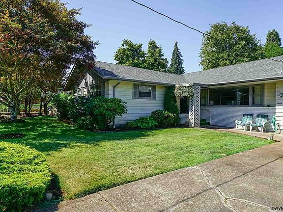 2nd image of 3761 Hillview Dr SE