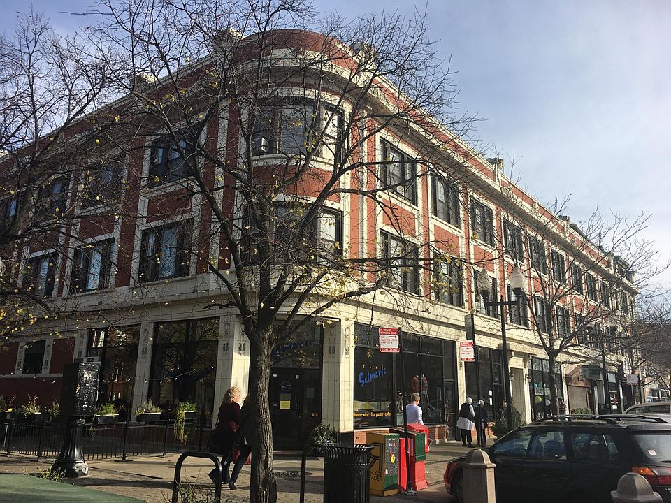 1st image of 4719 N Lincoln Ave