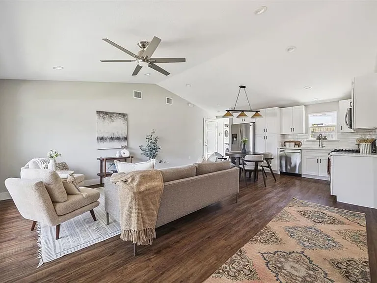 3703 Tower View Ct — Photo 5