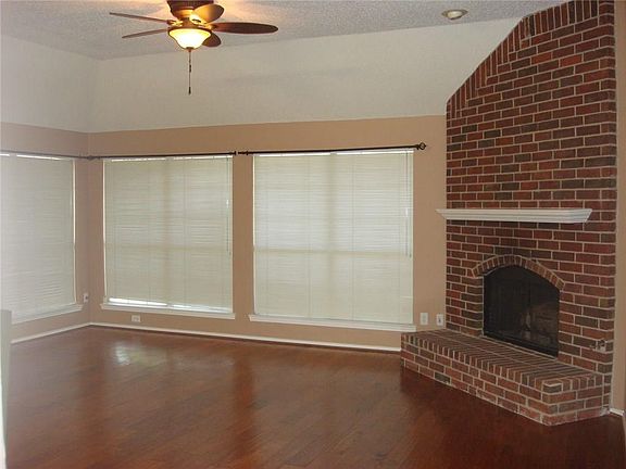 3rd image of 6110 Arlington Dr