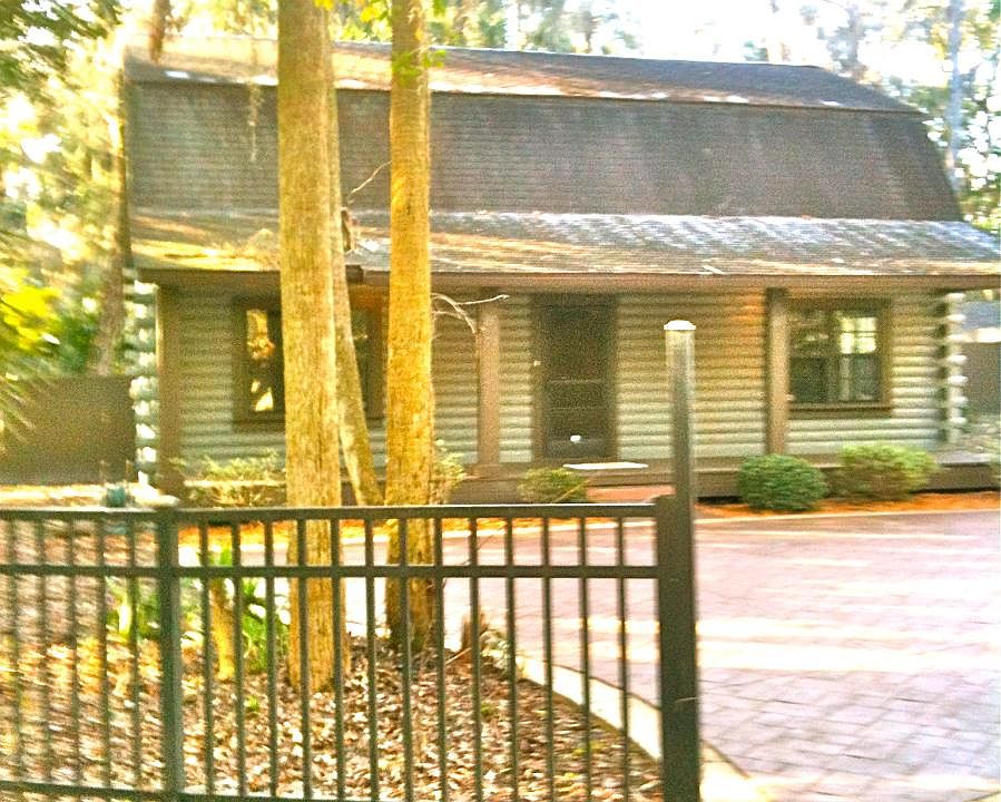 1st image of 83 N Roscoe Blvd
