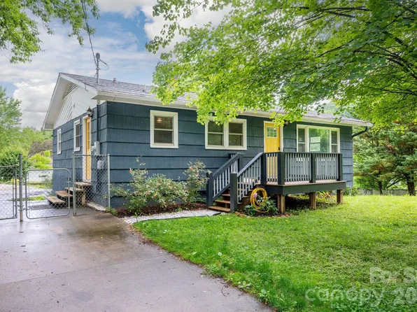 65 Farley St, Waynesville, NC 28786