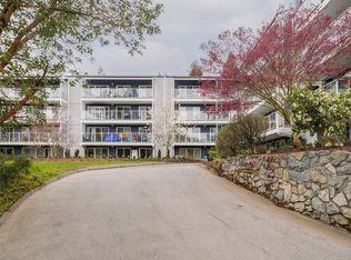 3277 Quadra St #102, Saanich, BC