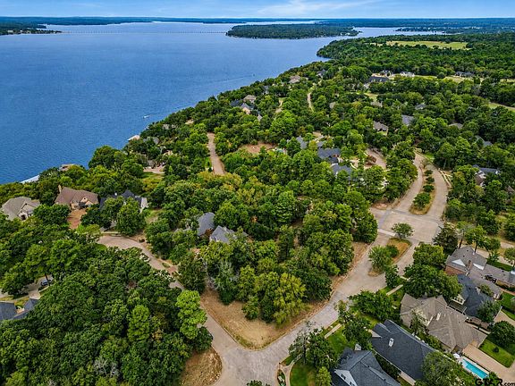 3rd image of Eagles Bluff Blvd