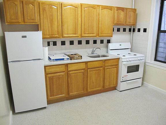 2nd image of 4528 42nd St APT 2C