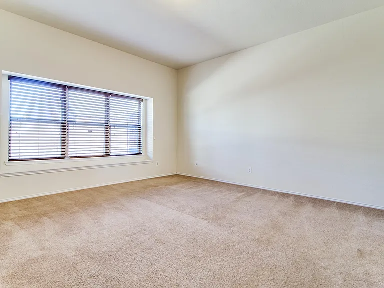 9400 Harrell Dr — Photo 14