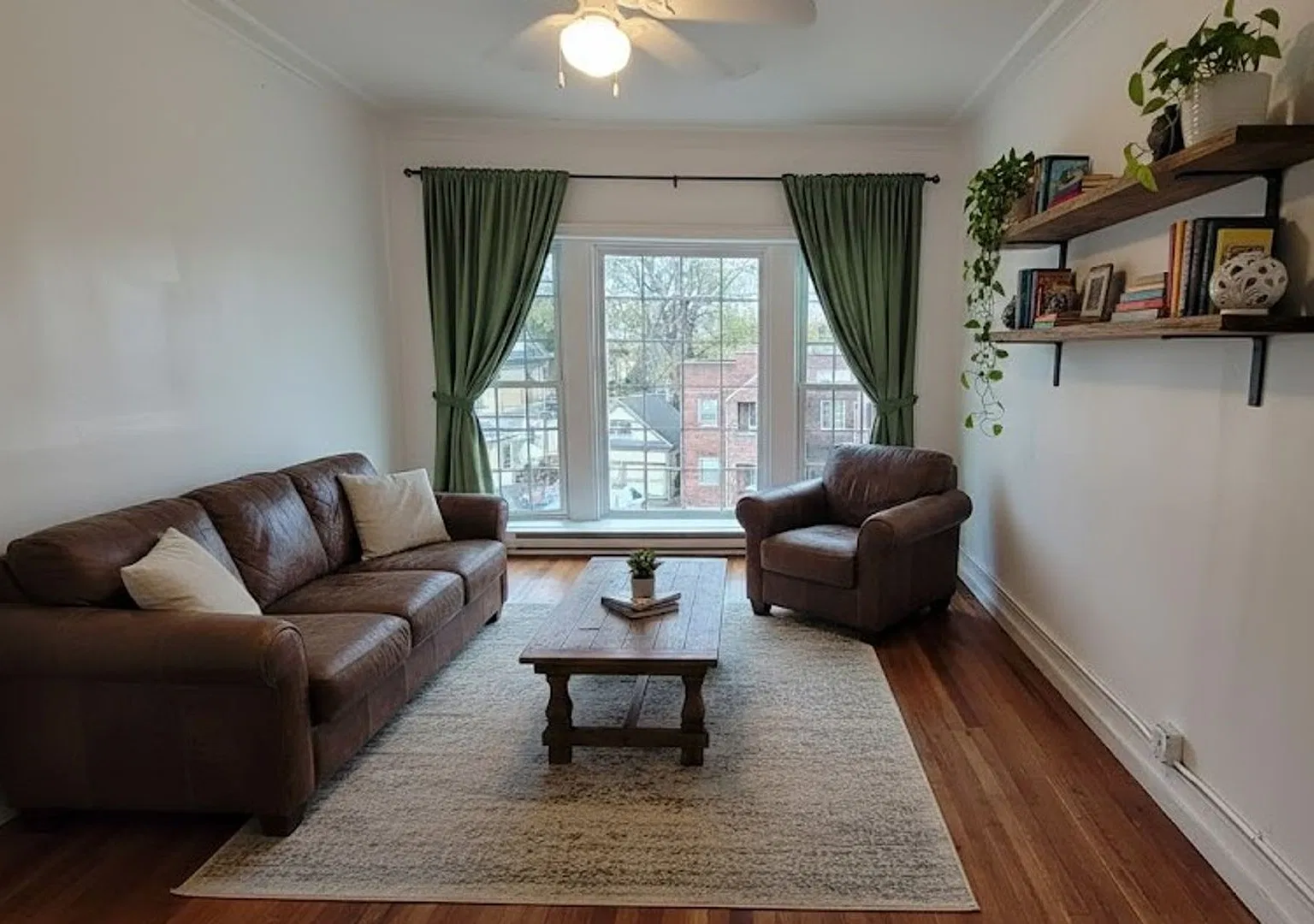505 Wellington St — Photo 2