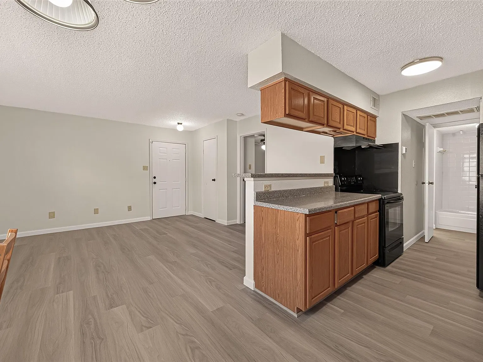 2 bed, 2.0 bath, 952 sqft, $1,350 — Photo 4