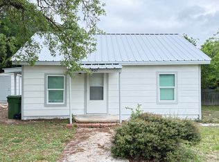 407 E Hill St, San Saba, TX 76877