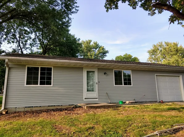501 Macadee St, Maysville, MO 64469