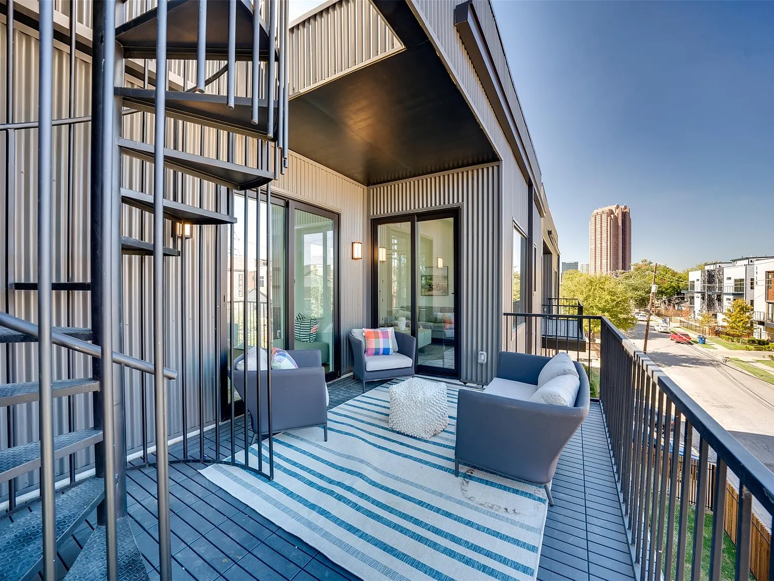 3 bed, 2643 sqft, $6,250 — Photo 3