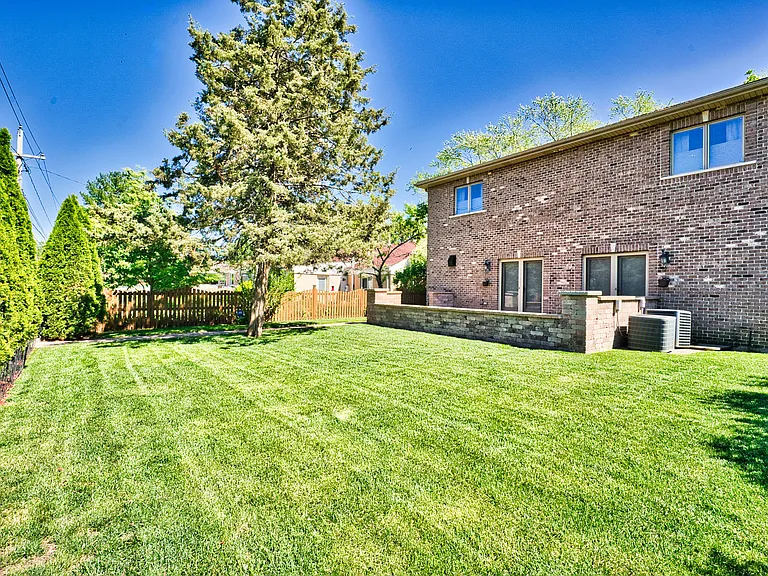 5044 Coyle Ave — Photo 3
