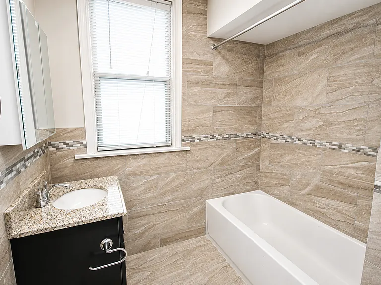 6606-6608 Dalzell Pl — Photo 12