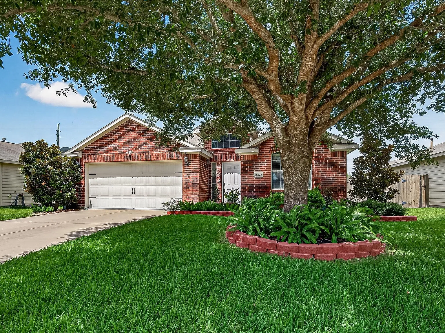 3 bed, 2.0 bath, 1414 sqft, $1,950 — Photo 3