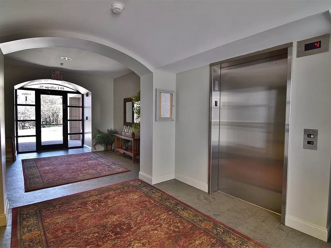 1 bed, 1000 sqft, $2,700 — Photo 3