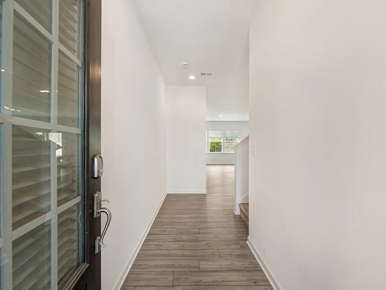 3 bed, 2.5 bath, 1802 sqft, $2,550 — Photo 3