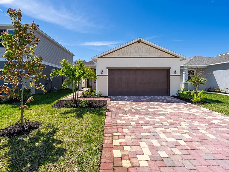 9552 Sandy Bluffs Cir — Photo 1