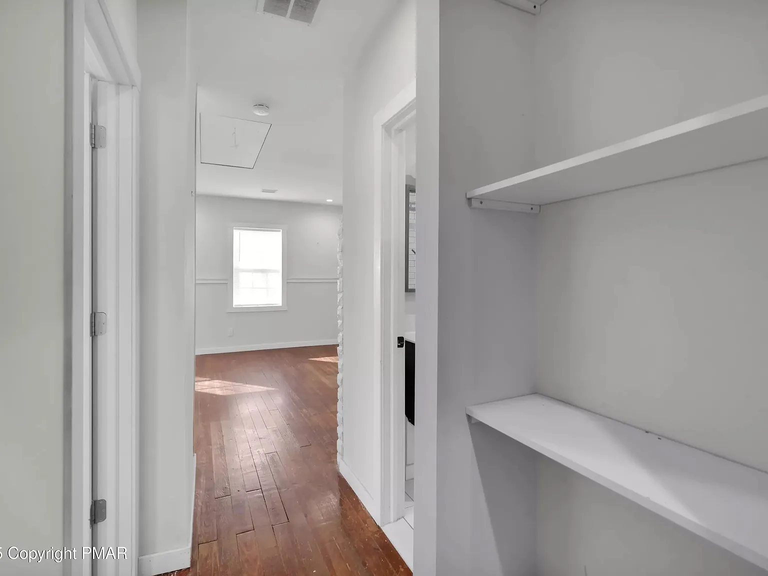 3 bed, 1215 sqft, $1,950 — Photo 2