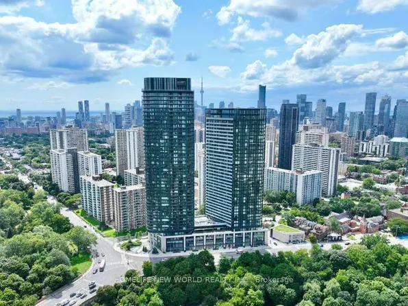 585 Bloor St E #2220, Toronto, ON M4W 0B3