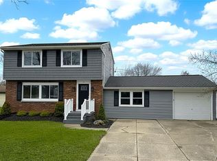 100 Frankhauser Rd, Williamsville, NY 14221