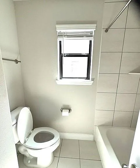 5018 Dickson St — Photo 30