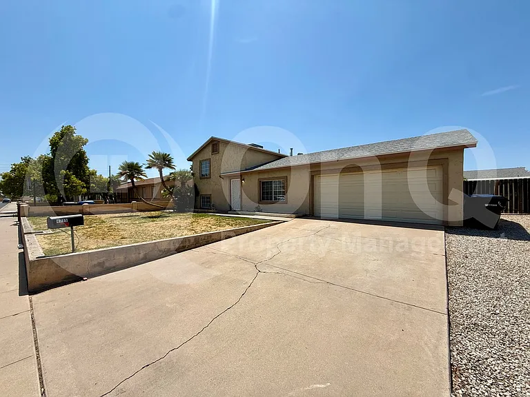 4715 E Alta Vista Rd — Photo 3