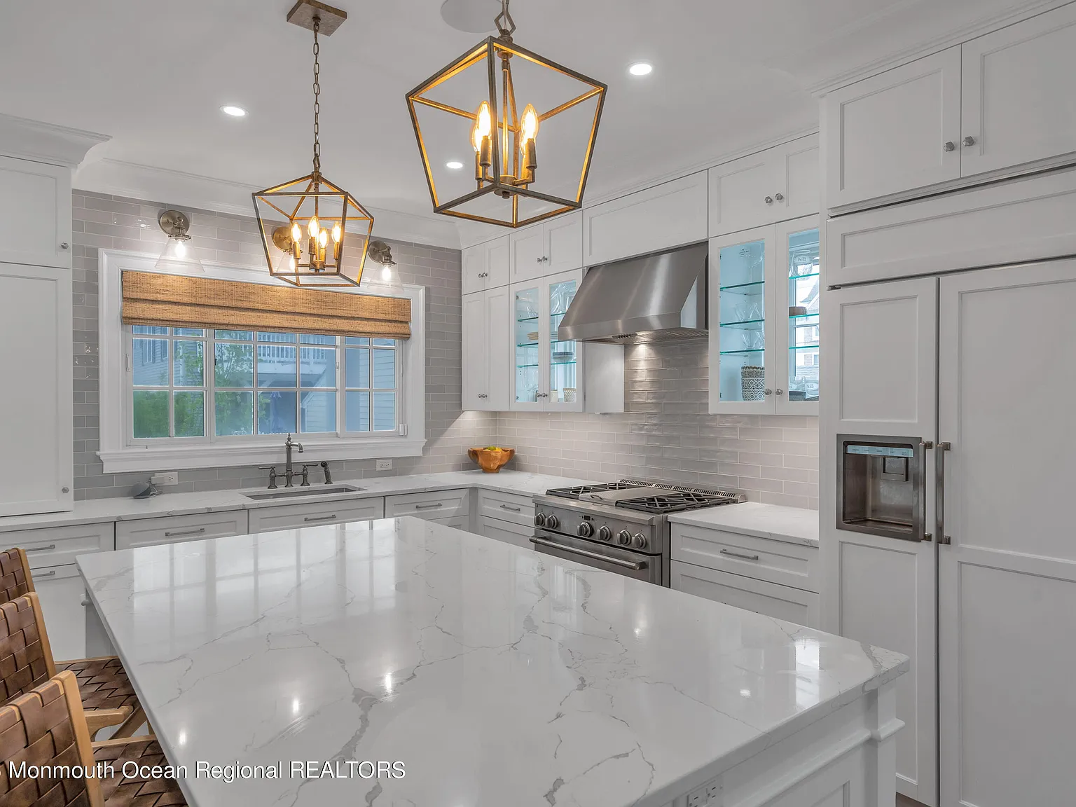 4 bed, 4.5 bath, 2444 sqft, $16,800 — Photo 4