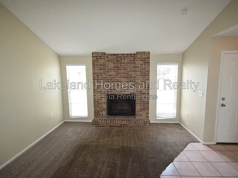 1204 Honeytree Ln W — Photo 50