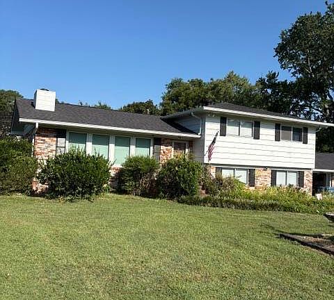 3rd image of 1815 Clayton Dr