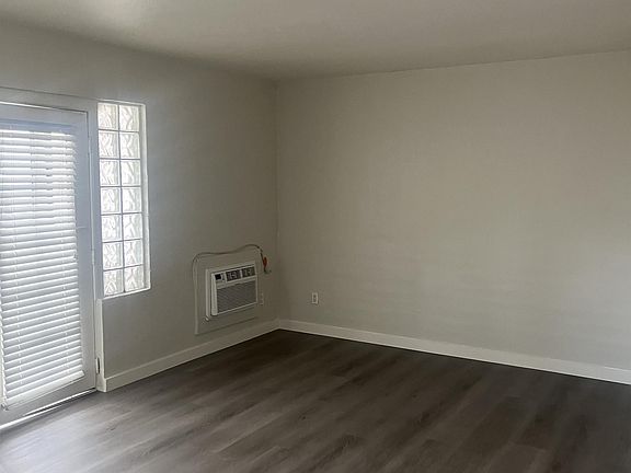 5th image of 408 W Earll Dr APT 2