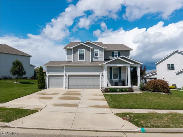 1937 Leisure Ln, Stow, OH 44224