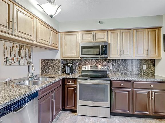 4th image of 3401 Winkler Ave APT 103