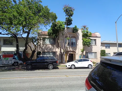 1121 E. 3rd St. Photo 1