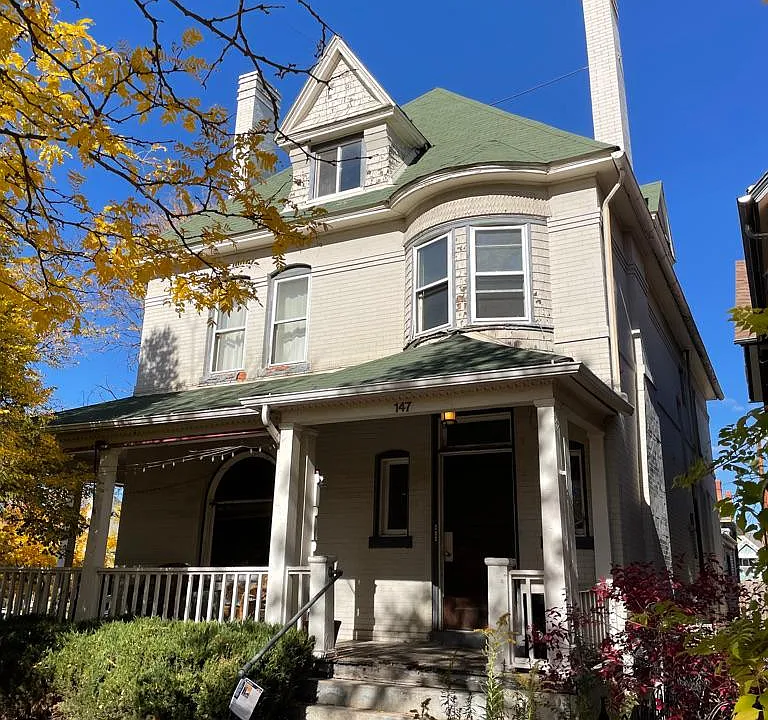 147 W Irvington Pl #4