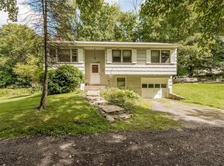 10 Bayview Dr, Danbury, CT 06811