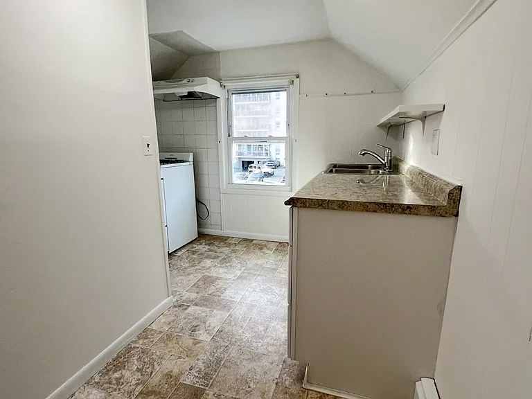 106 Lafayette St #3 — Photo 3