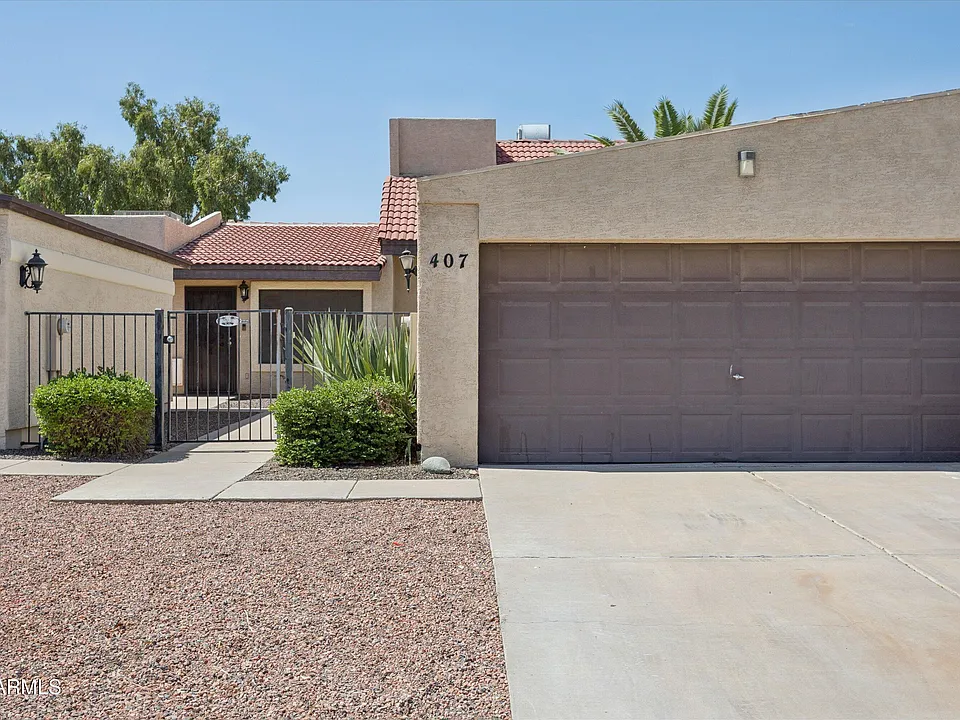 407 E Pecan Rd